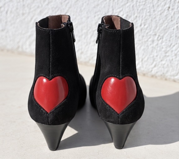SWEETY Black – Image 1